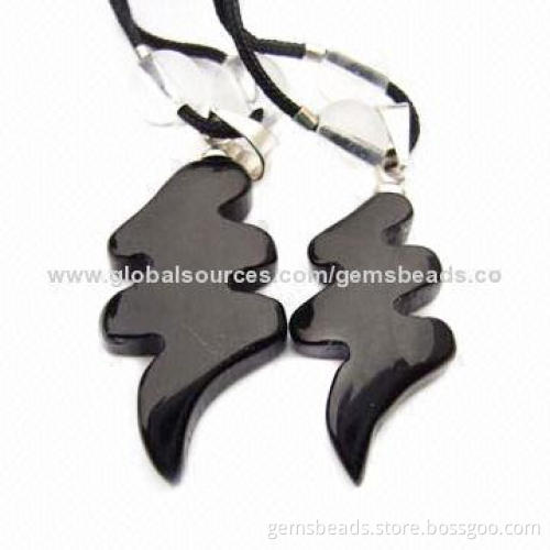 Gemstone pendant necklace